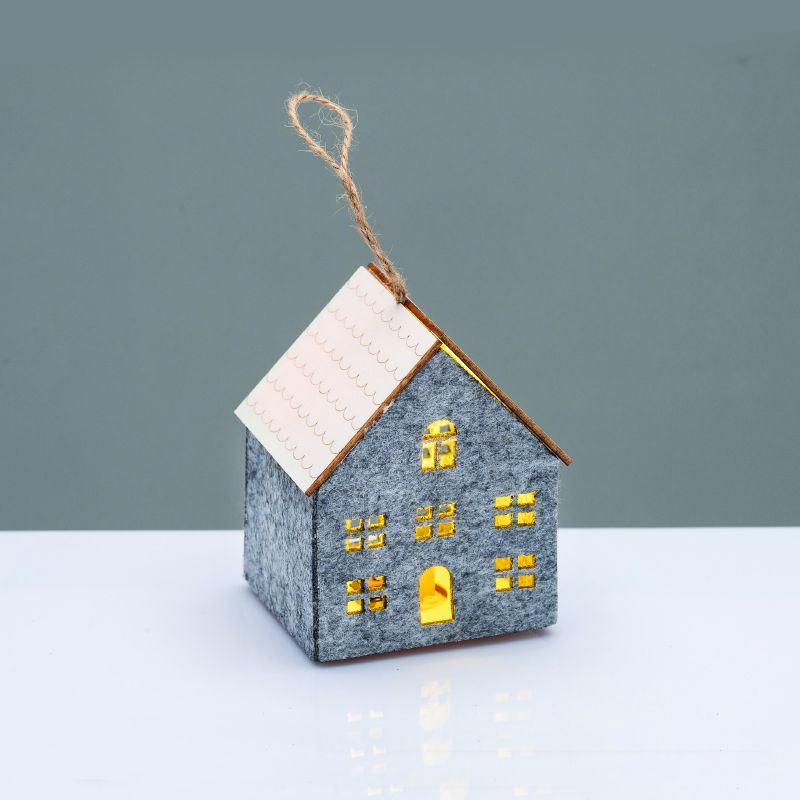 FELT HOUSE WOODEN ROOF ΓΚΡΙ 1 MINI LED ΔΙΑΚ ΘΕΡΜΟ ΛΑΜΠ ΜΠΑΤ 3*AG10 (ΣΥΜΠΕΡΙΛΑΜΒΑΝΕΤΑΙ) 8*8*9,6cm ACA X06119257